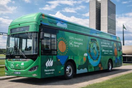 distrito-federal-aposta-em-inovacao-e-sustentabilidade-ao-lancar-onibus-movido-a-hidrogenio-verde-em-rota-turistica-inedita,-prometendo-reduzir-emissoes-e-transformar-a-experiencia-urbana-de-moradores-e-visitantes