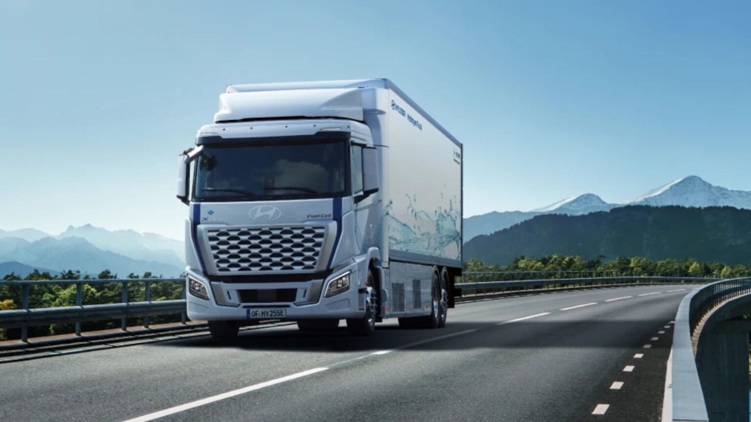 hyundai-xcient-fuel-cell-atinge-20-milhoes-de-km-na-europa-em-logistica-sustentavel:-marco-historico-da-frota-de-caminhoes-a-hidrogenio-e-avanco-da-mobilidade-limpa-global
