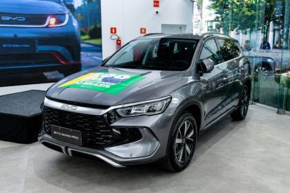 byd-brasil-chega-a-300-mil-carros-vendidos-e-dolphin-mini-vira-simbolo-da-arrancada-dos-eletricos-no-pais
