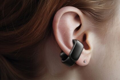 adeus-fone-enfiado-no-ouvido:-bose-lanca-fone-em-formato-de-brinco-que-nao-tampam-a-orelha,-entregam-som-privado-por-openaudio-e-deixam-voce-ouvir-musica-sem-se-desligar-do-mundo