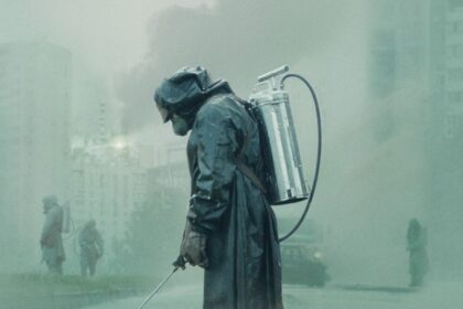 tres-homens-mergulharam-em-porao-radioativo-para-salvar-metade-da-europa-e-evitar-explosao-em-chernobyl:-entenda-como-um-teste-de-seguranca-mal-planejado-causou-o-maior-acidente-nuclear-da-historia,-mobilizou-missoes-suicidas-e-deixou-rastros-vivos-de-rad