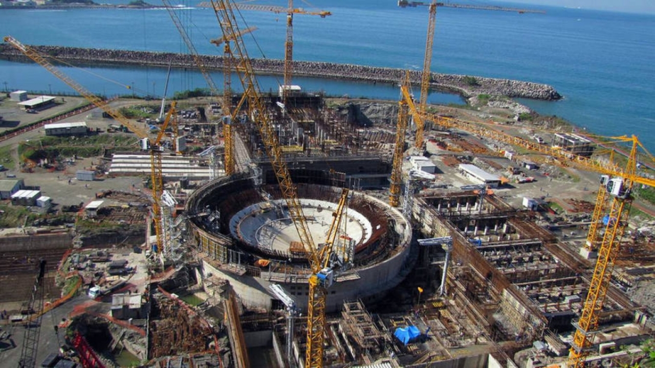 india-da-exemplo-ao-brasil-e-autoriza-o-capital-privado-a-construir-uma-rede-de-usinas-nucleares,-enquanto-angra-3-segue-travada
