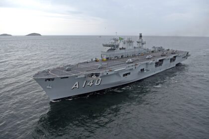 nam-atlantico:-o-maior-navio-da-marinha-do-brasil-tem-208-metros,-leva-fuzileiros,-helicopteros,-blindados-e-vira-hospital-de-campanha-quando-o-pais-enfrenta-tragedias