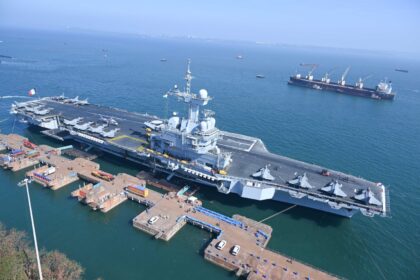 charles-de-gaulle-e-o-colosso-nuclear-que-coloca-a-franca-em-um-clube-quase-impossivel:-com-42.500-toneladas,-dois-reatores-atomicos-e-autonomia-para-cruzar-oceanos-por-anos-sem-reabastecer-combustivel,-e-o-unico-porta-avioes-nuclear-em-operacao-fora-dos