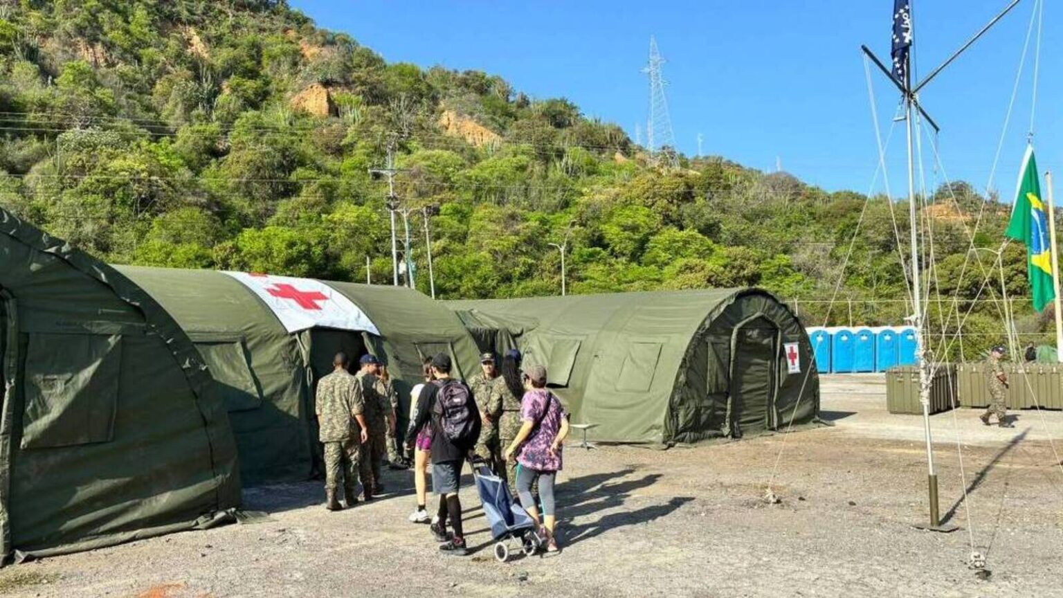 brasil-chega-a-area-mais-afetada-pelo-terremoto-na-venezuela-e-instala-hospital-de-campanha-da-marinha-com-uti,-ortopedia,-pediatria,-30-leitos-e-capacidade-para-150-atendimentos-diarios