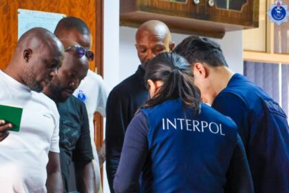 interpol-prende-5.811-pessoas-em-esquema-global-contra-golpes,-incluindo-uso-de-criptomoedas