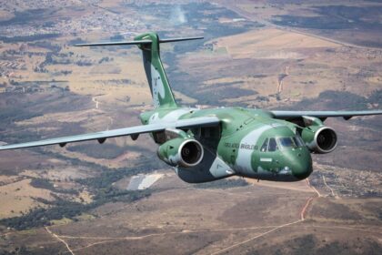 r$-1,7-bilhao-sob-alerta:-tcu-mantem-pressao-sobre-a-fab,-reativa-exigencias-em-contratos-do-kc-390,-hercules-e-helicopteros-e-pode-abrir-nova-auditoria-apos-identificar-risco-de-pagamentos-por-pecas-e-servicos-nao-entregues