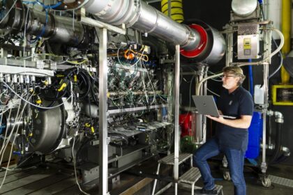 rolls-royce-surpreende-com-um-motor-de-hidrogenio-e-gas-natural:-2000-cv-e-apenas-emite-vapor-de-agua