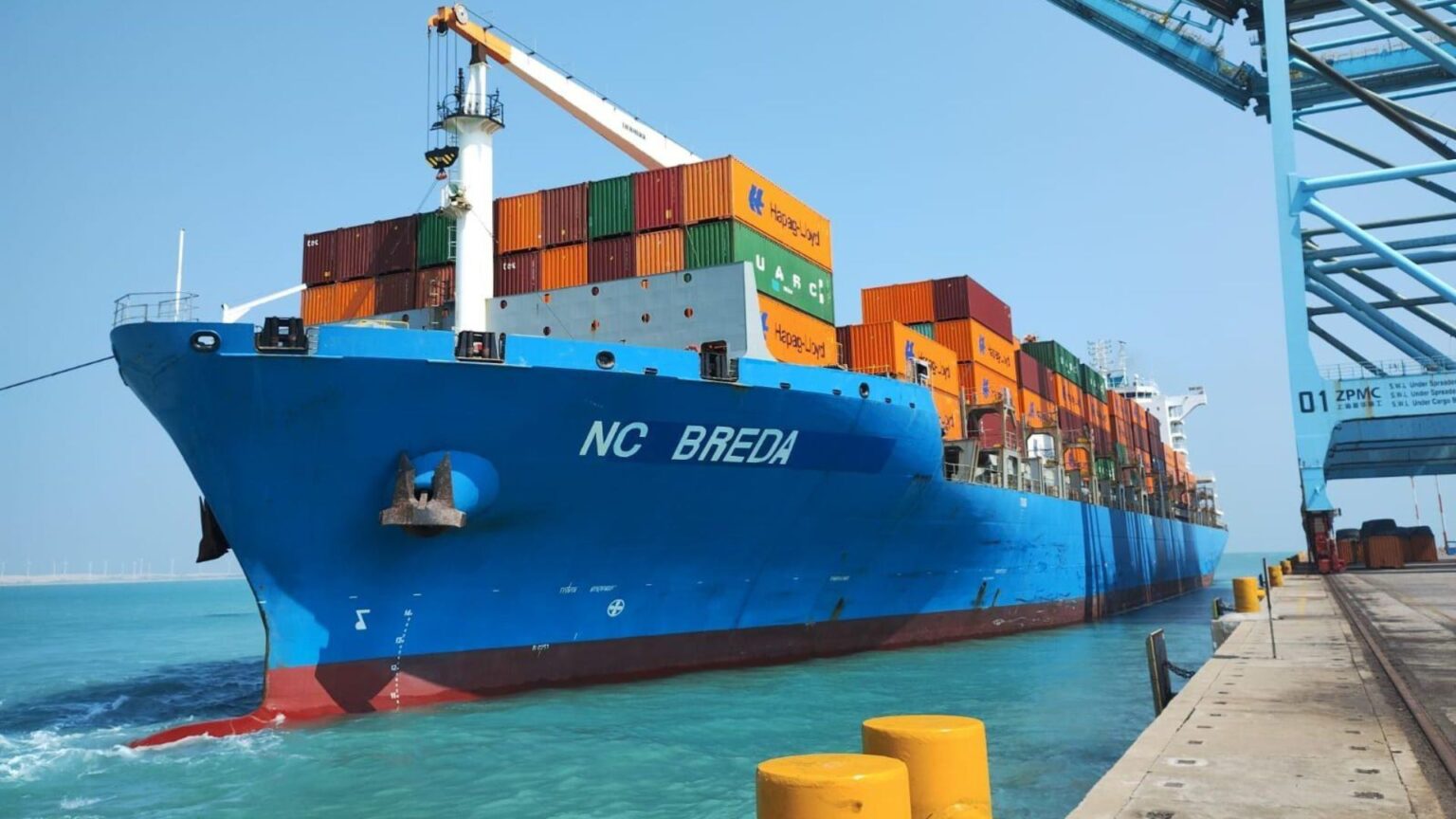 navio-com-capacidade-equivalente-a-3.500-conteineres-de-20-pes-chega-ao-rio-de-janeiro-e-inaugura-conexao-maritima-direta-com-a-zona-franca-de-manaus,-colocando-oito-portos-brasileiros-na-mesma-rota-de-cabotagem