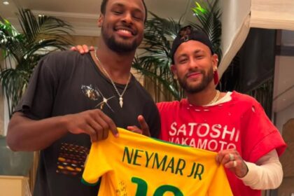 neymar-aparece-usando-camisa-de-satoshi-nakamoto,-criador-do-bitcoin