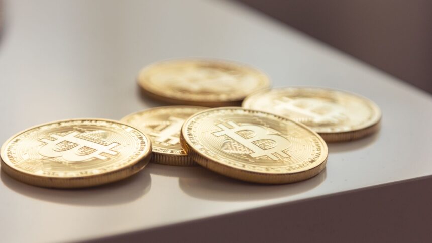 bitcoin-rompe-os-us$-65.000-e-atinge-seu-maior-preco-das-ultimas-tres-semanas