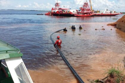 balsa-de-80-metros-com-65-profissionais-a-bordo-mergulha-1.116-km-de-fibra-optica-no-fundo-do-rio-madeira-para-levar-internet-a-700-mil-pessoas-na-amazonia