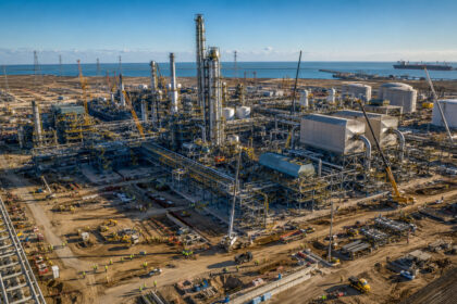 pais-vizinho-tira-e-1,3-bilhao-do-bolso-e-vai-erguer-a-maior-fabrica-de-ureia-da-america-latina,-um-gigante-com-80-hectares,-producao-de-2,1-milhoes-de-toneladas-por-ano-e-mais-de-3.500-empregos