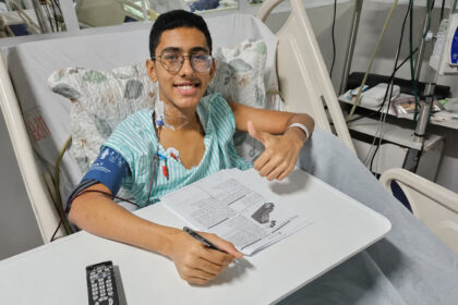diagnosticado-com-anemia-aplasica-medular-severa-aos-17-anos,-jovem-paraense-recebe-medula-da-irma,-passa-por-quimioterapia,-enfrenta-infeccoes-e-isolamento,-mas-continua-estudando,-realiza-o-enem-dentro-do-hospital-apos-decisao-judicial-e-conquista-vagas