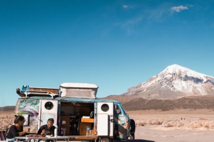 o-casal-argentino-que-viajou-80-mil-km-de-kombi-para-ver-messi.-|-g1