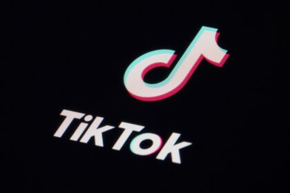 uniao-europeia-acusa-tiktok-de-expor-menores-a-riscos-online-|-g1