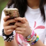 franca-se-prepara-para-proibir-uso-de-redes-sociais-para-menores-de-15-anos