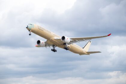 aviao-que-fara-rota-mais-longa-do-mundo-faz-primeiro-voo-de-teste-|-g1