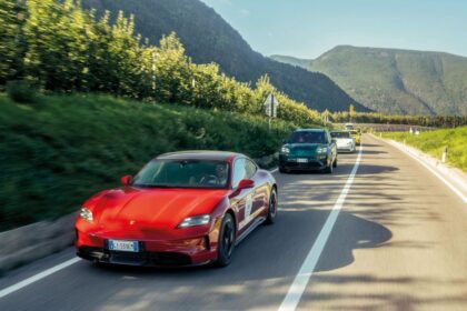 recarga-de-600-kw-da-formula-e-pode-chegar-a-eletricos-de-rua-da-porsche-|-cnn-brasil