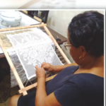 aos-78-anos,-artesa-mantem-viva-tradicao-da-renda-labirinto-em-al-|-g1