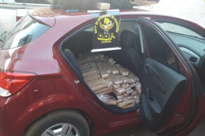 traficante-abandona-carro-com-403-quilos-de-maconha-em-rodovia-de-ms-|-g1