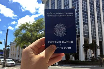 apos-assinatura-de-convenio,-sine-de-uberaba-tambem-vai-emitir-carteira-de-trabalho-|-g1