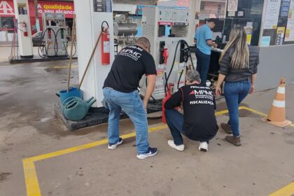 postos-de-combustiveis-sao-autuados-por-falta-de-placas-e-falhas-em-bombas-em-sao-joao-del-rei