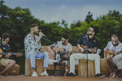 lucas-lucco-apresenta-primeiro-single-de-ep-acustico-gravado-a-beira-de-lagoa-|-g1
