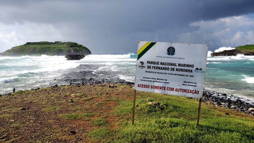 atrativos-do-parque-nacional-marinho-de-fernando-de-noronha-sao-fechados-por-causa-do-mar-revolto-|-g1