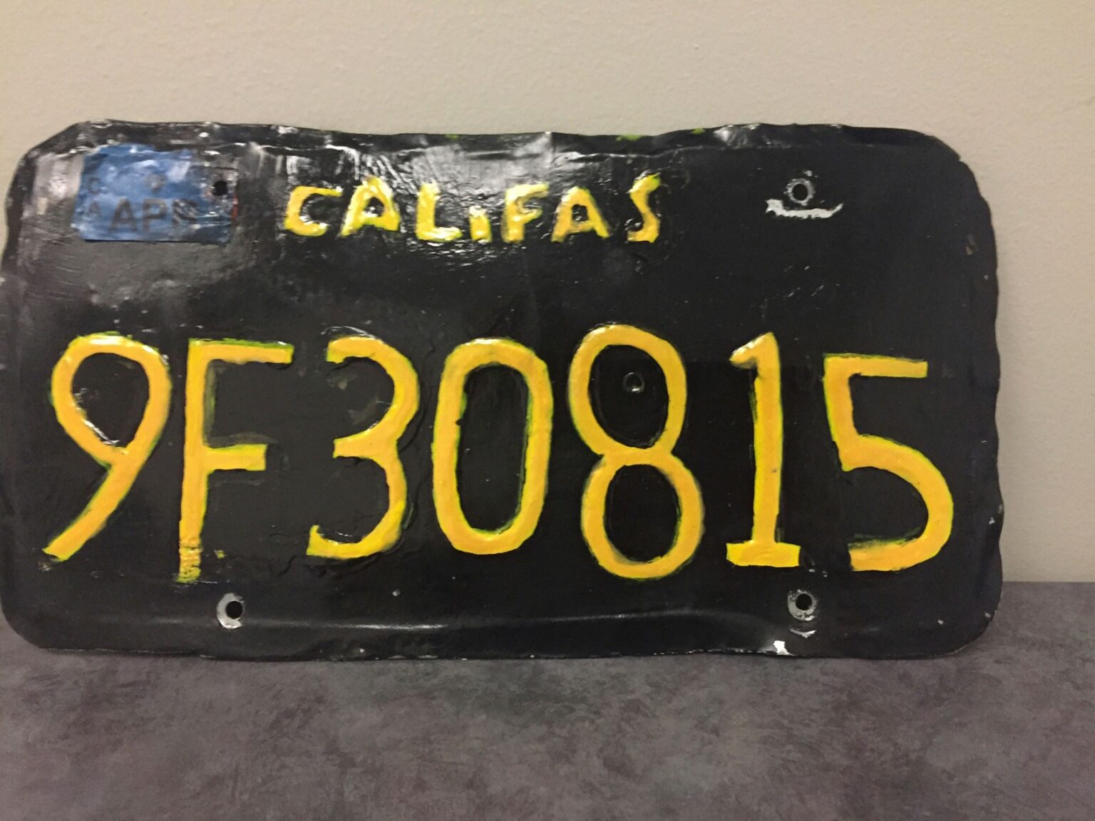 motorista-e-preso-ao-ser-flagrado-com-caminhao-com-placa-falsificada-tosca-nos-eua-|-g1