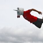 homem-fantasiado-de-unicornio-e-buscado-pela-policia-apos-tentativa-de-roubo-nos-eua-|-g1