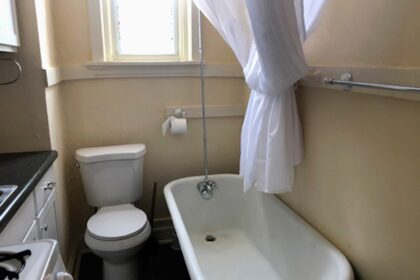 apartamento-nos-eua-tem-cozinha-e-banheiro-no-mesmo-comodo-|-g1