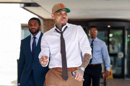 chris-brown-se-declara-culpado-por-briga-em-incidente-em-boate-|-g1