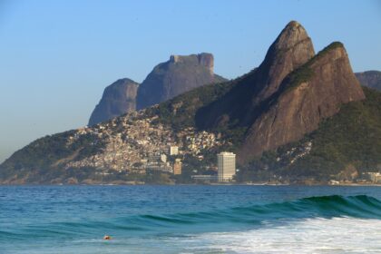 e-falsa-foto-de-cadeiras-voando-e-correria-em-vendaval-no-rio-|-g1