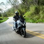 sym-adxtg-300:-scooter-aventureira-tem-bom-custo-beneficio-–-autodata