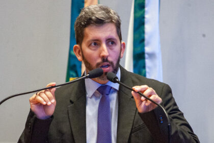 ideb:-df-fica-em-ultimo-lugar-no-ensino-medio-e-grass-ataca-governo-ibaneis