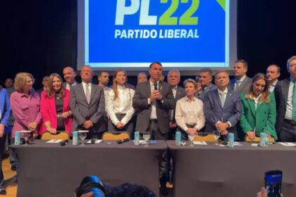 video:-flavio-bolsonaro-diz-que-teve-duas-filhas-para-cuidarem-dele-na-velhice:-‘mulheres-sao-assim’