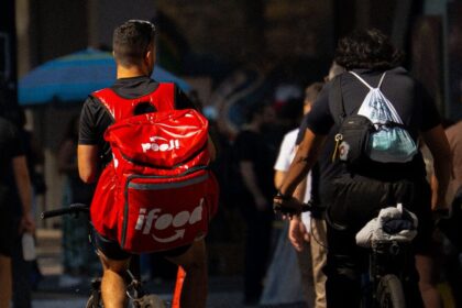 parceria-entre-caixa-e-ifood-vai-financiar-ate-r$-30-mil-em-motos-e-bicicletas-eletricas-para-entregadores;-veja-como-pedir