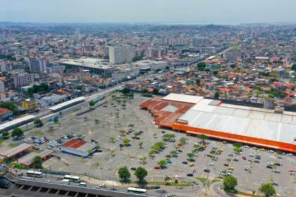 atacadao-do-carrefour-ganha-condominio-residencial-construido-no-estacionamento-e-moradores-terao-supermercado-no-quintal-de-casa
