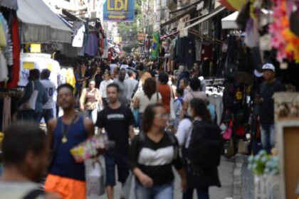 comercio-no-dia-dos-pais-deve-movimentar-r$8,52-bilhoes-|-cnn-brasil