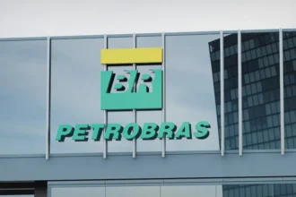 petrobras-entrega-lucro-historico,-mas-freia-expectativas-por-dividendos-extraordinarios-–-neofeed