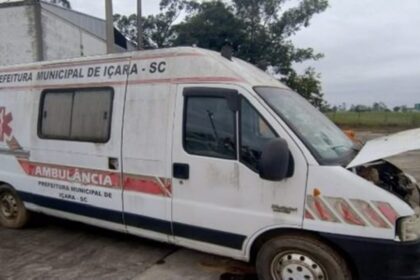leilao-na-‘capital-do-mel’-de-sc-tera-20-lotes,-retroescavadeira-e-ambulancia;-veja-como-participar