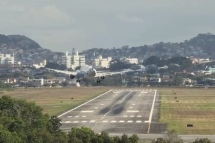 aviao-interrompe-pouso-e-arremete-durante-chegada-a-vitoria-(es)