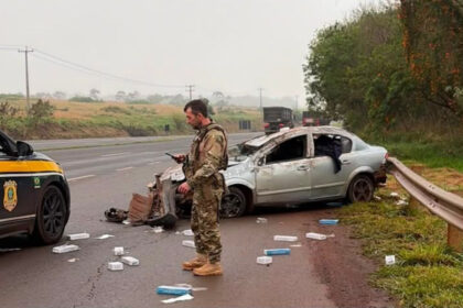 motorista-capota-ao-fugir-da-prf-e-tem-carga-de-contrabando-apreendida