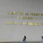 sirpweb:-sistema-do-governo-fica-fora-do-ar-e-impede-registro-profissional-•-tecnoblog