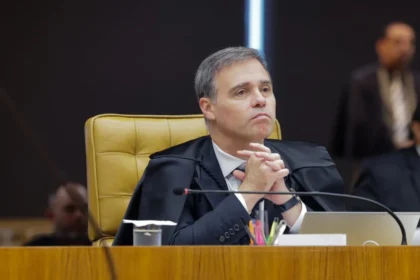 na-crise-entre-mendonca-e-a-pf,-ha-perguntas-que-ninguem-quer-fazer