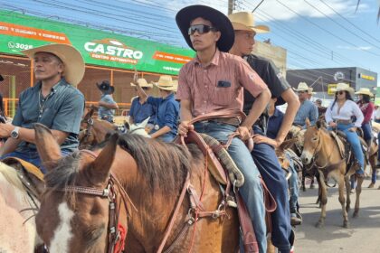 cavalgada:-veja-horarios-e-trajeto-da-festa-que-abre-a-expoacre-2026-|-g1