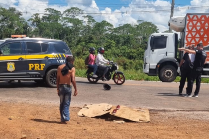 mulher-de-46-anos-morre-apos-colisao-entre-motocicleta-e-caminhao-em-rodovia-no-acre