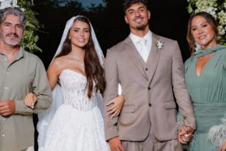 mae-de-medina-comemora-gravidez-e-agradece-casal:-“netos-sao-coroas”-|-cnn-brasil