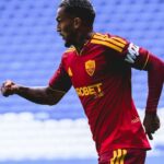 roma-e-goleada-por-clube-da-segunda-divisao-da-inglaterra-em-amistoso-|-cnn-brasil